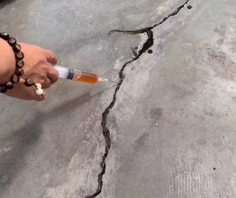浦北混凝土裂缝修补技术详解​